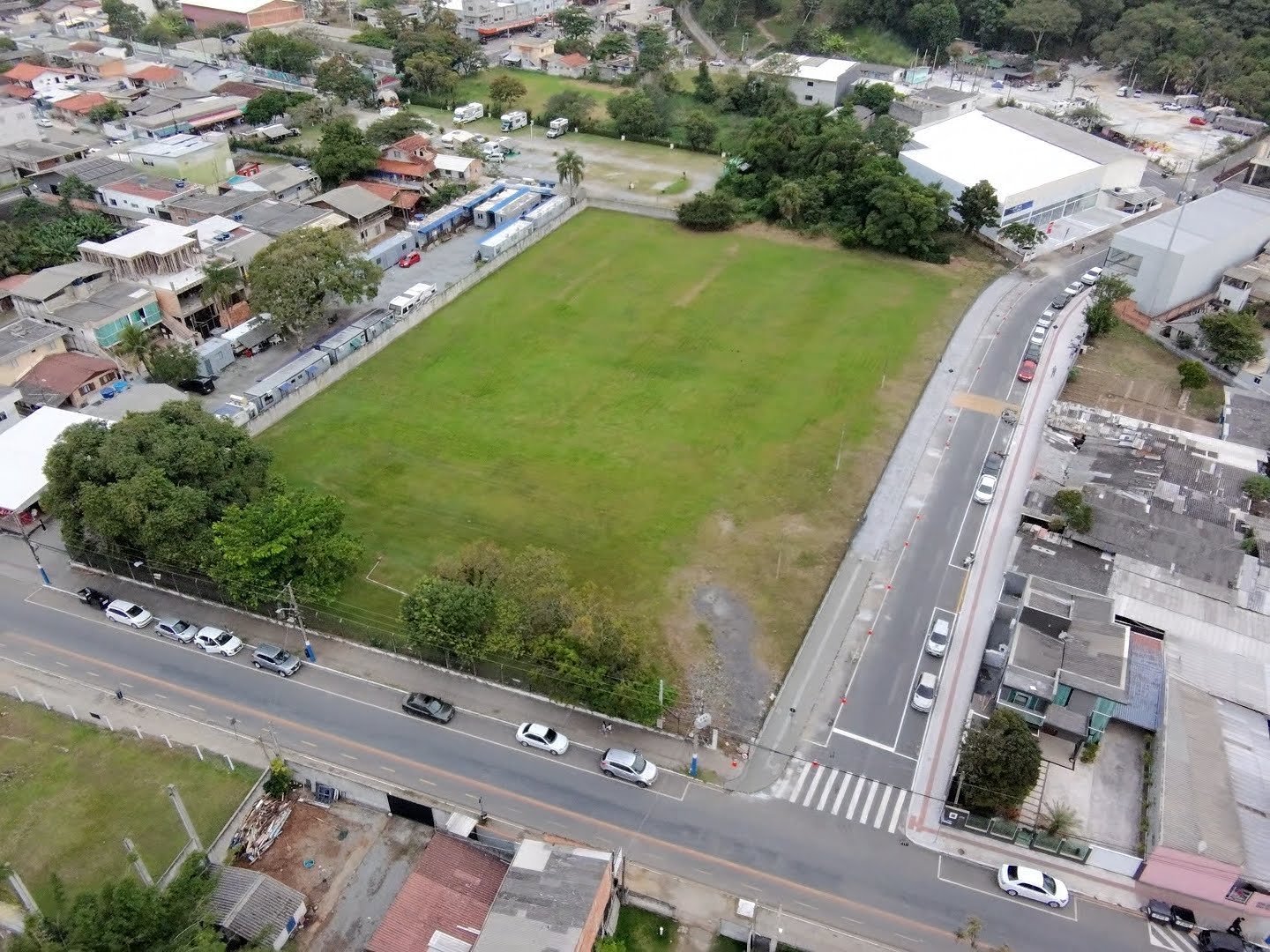 Rua Emanoel Pereira recebe melhorias na Barra