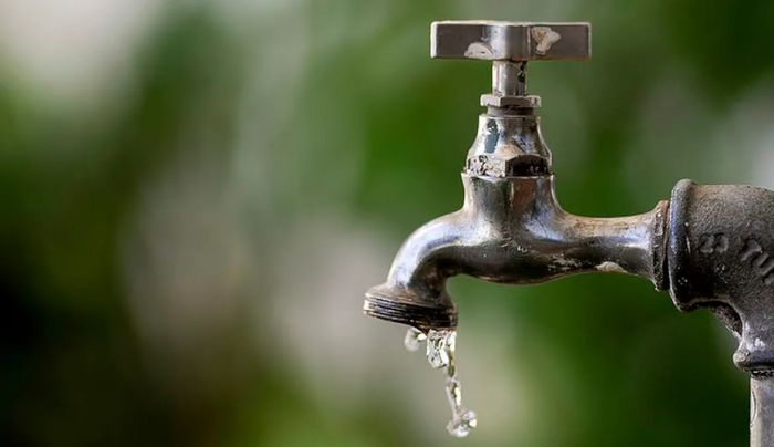 Serviço emergencial interrompe abastecimento em Itajaí