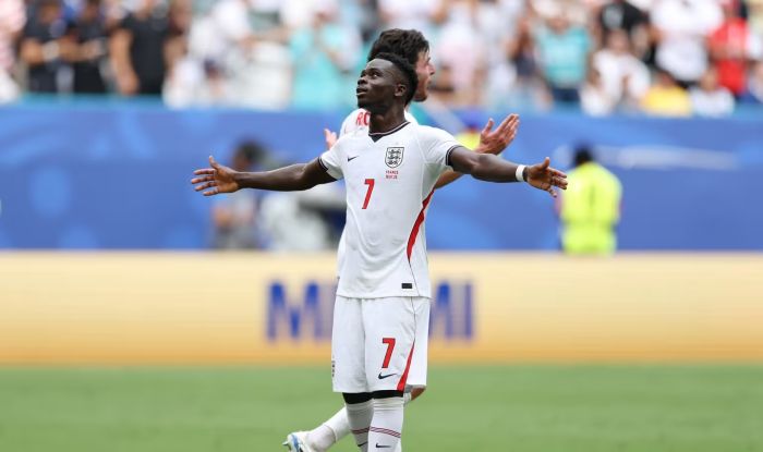 Inglaterra bate a França e fica com o terceiro lugar em jogo de 10 gols