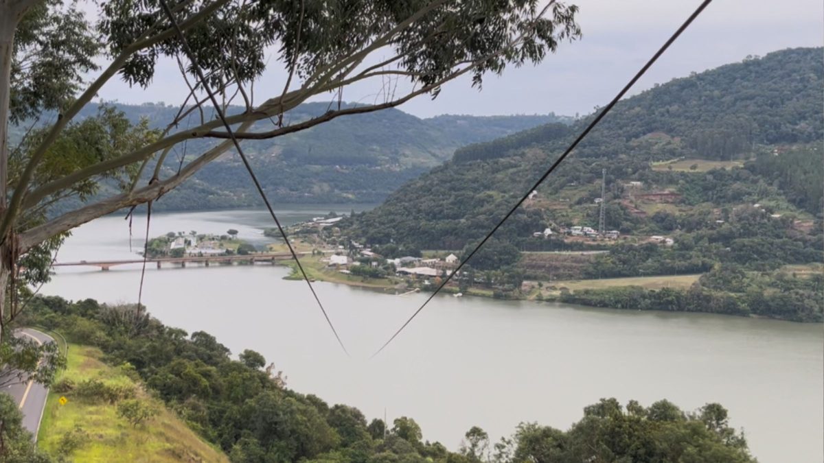 Tirolesa interestadual de SC permite ‘viajar’ para o RS em apenas dois minutos