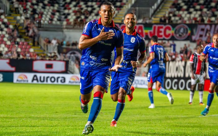 Marcílio renova o contrato com mais cinco atletas