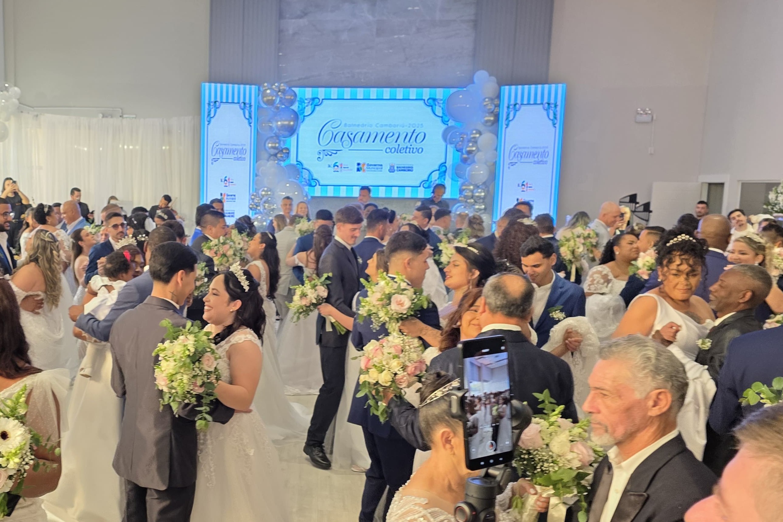 Casamento Coletivo 2026 celebra união de 62 casais nesta segunda-feira