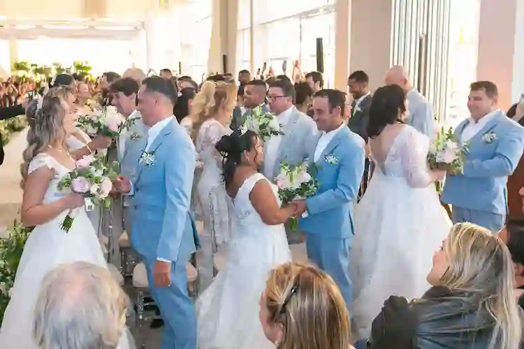 Balneário Camboriú celebra 62 anos com casamento coletivo que une 62 casais