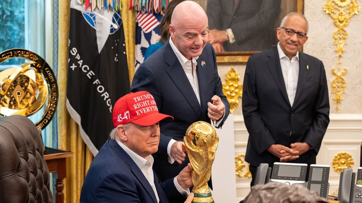 Trump chega para final da Copa do Mundo e cobra que Estados Unidos volte a sediar mundial