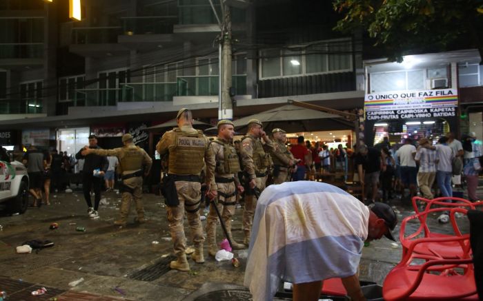 Oito ficam feridos em confusão entre torcedores na avenida Central