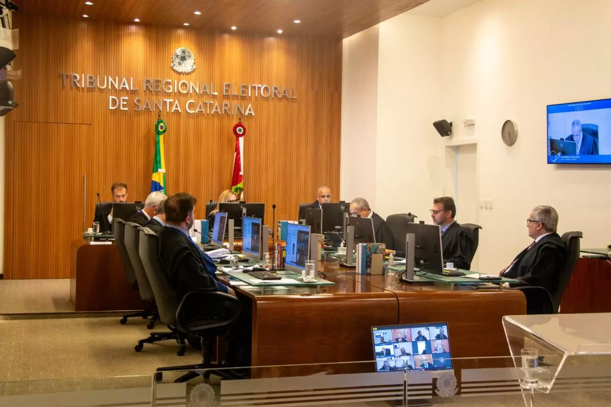 Disputa eleitoral migrou para os tribunais