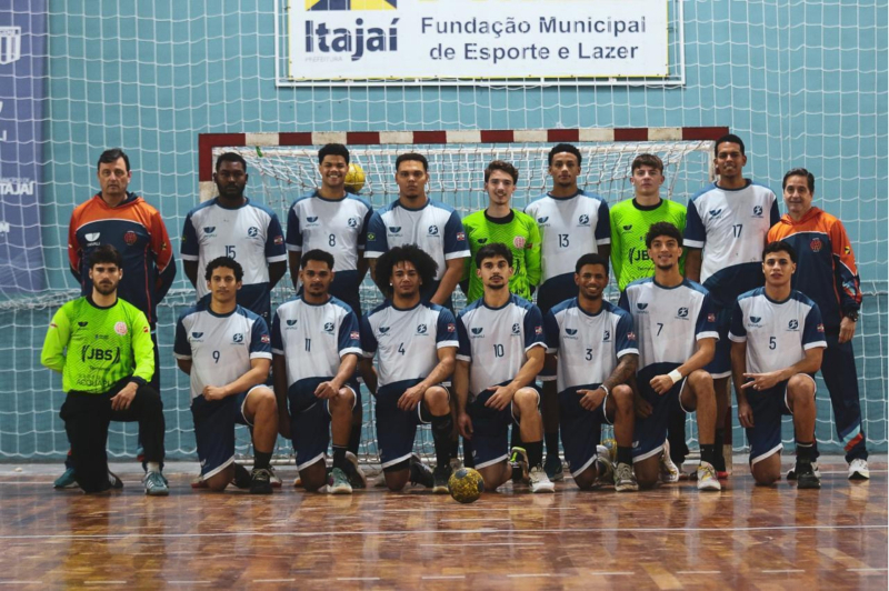 Equipe de handebol universitária masculina é bicampeã catarinense