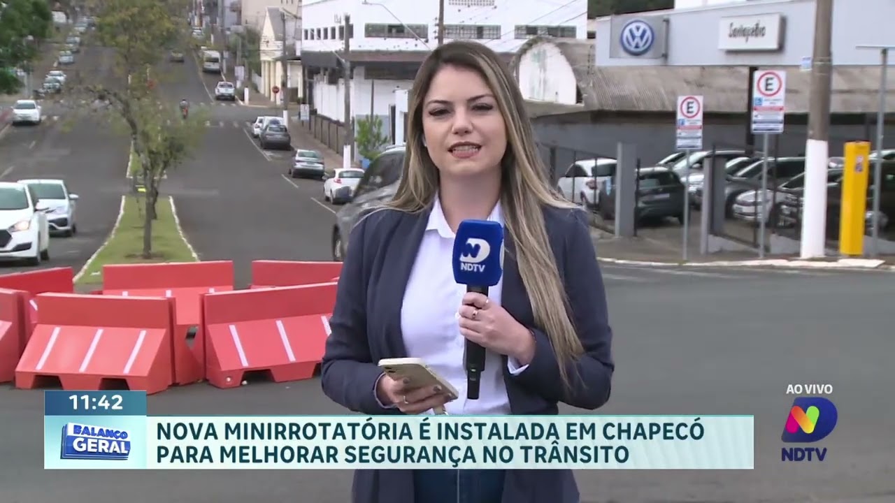 Minirrotatória altera trânsito no Centro de Chapecó; veja mudanças