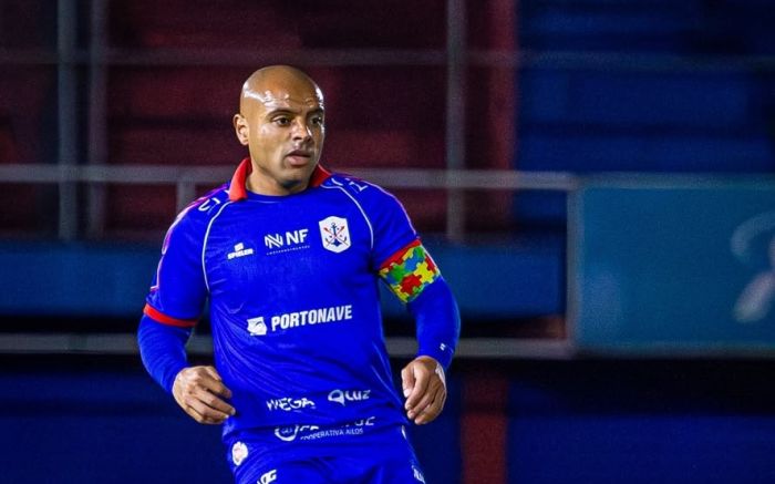 Marinheiro renova com o zagueiro e capitão Claudinho