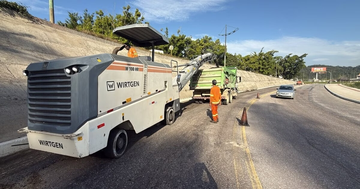 Sistema siga e pare é adotado durante segunda etapa do recapeamento da Beira Rio de Brusque