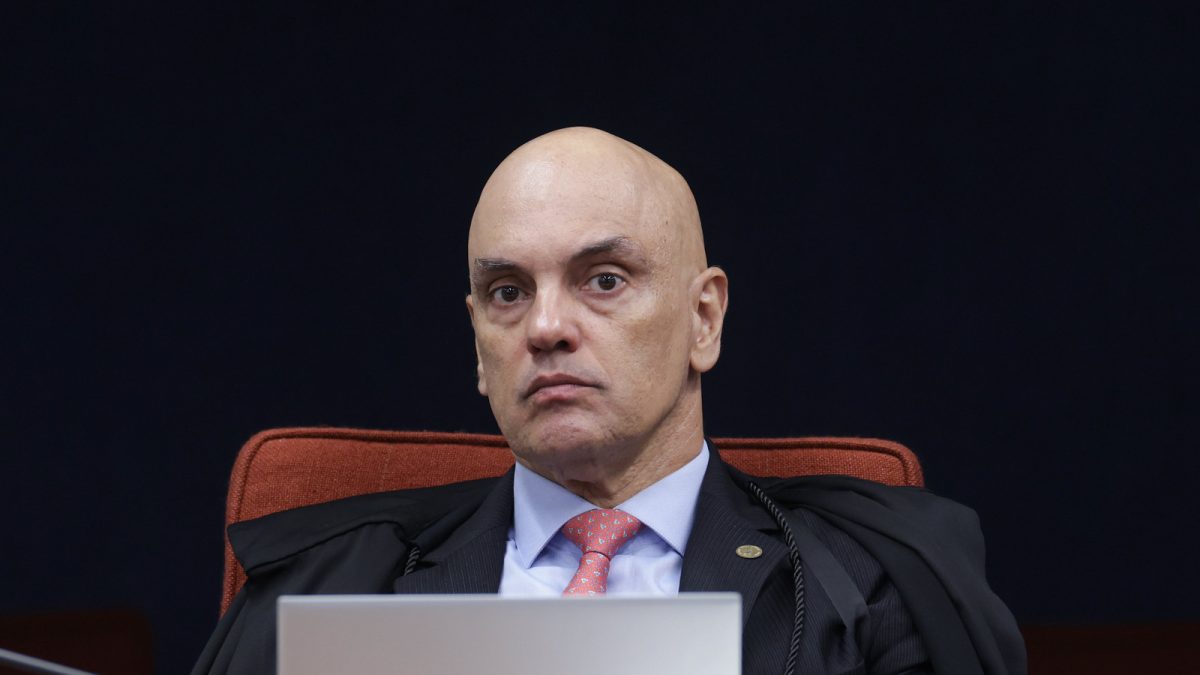 Moraes arquiva inquérito da ‘Abin Paralela’ contra Jair Bolsonaro e Alexandre Ramagem após pedido da PGR