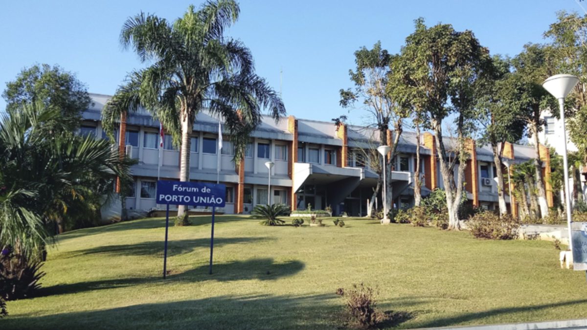Homem incendeia casa da ex-esposa por não aceitar separação e acaba condenado em SC