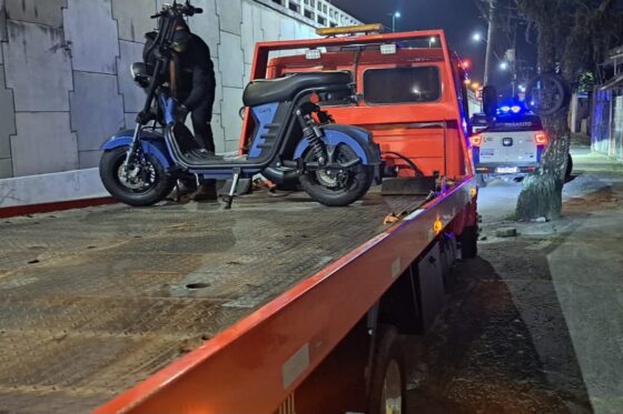 Zigue-zague e alta velocidade na calçada levam dois autopropelidos ao pátio em BC
