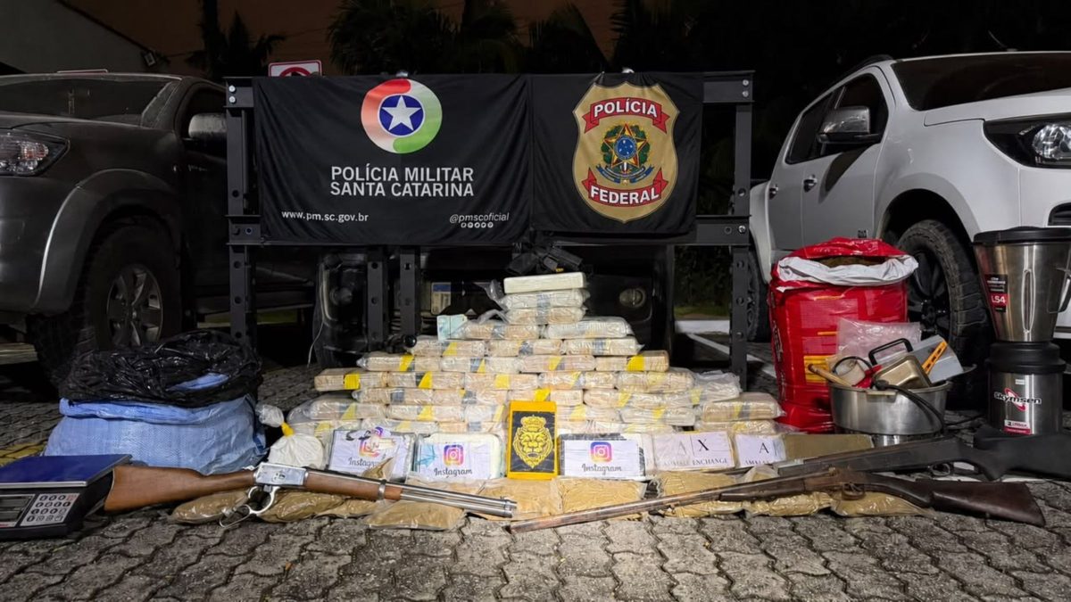 Sítio escondia ‘estoque’ com mais de 100 kg de drogas e três acabam presos em SC