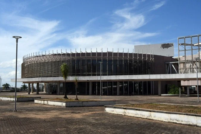 Celina Leão inicia ocupação do Centro Administrativo do DF em Taguatinga