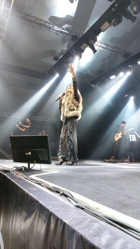 Elba Ramalho colocou todo mundo pra dançar em Itajaí; veja imagens