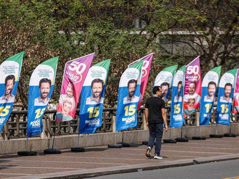 Deputado quer proibir bandeiras e banners eleitorais em vias públicas