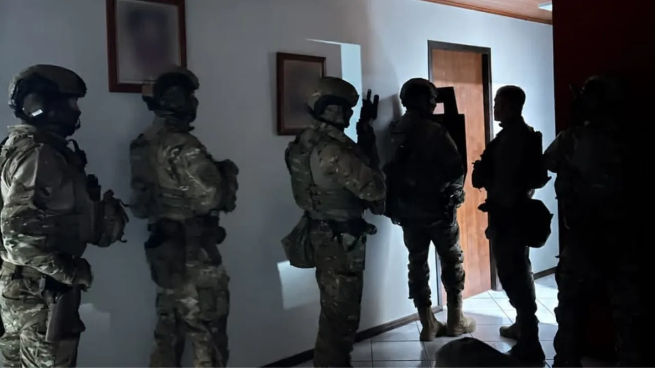 BOPE resgata criança de 4 anos mantida em quarto pelo próprio pai