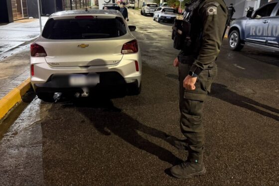 Onix furtado em Biguaçu é encontrado em BC após dona acompanhar carro pelo rastreador