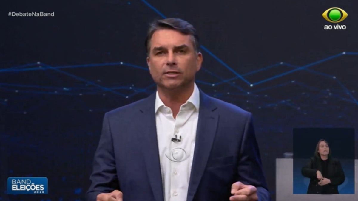 Flávio apresenta Smart Brasil e promete espalhar mais de 1 milhão de câmeras pelo país