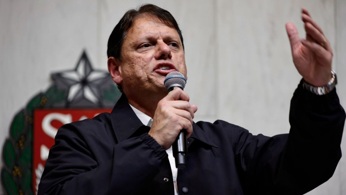 ‘São Paulo é potência porque a esquerda nunca governou estado’, diz Tarcísio em evento com Flávio