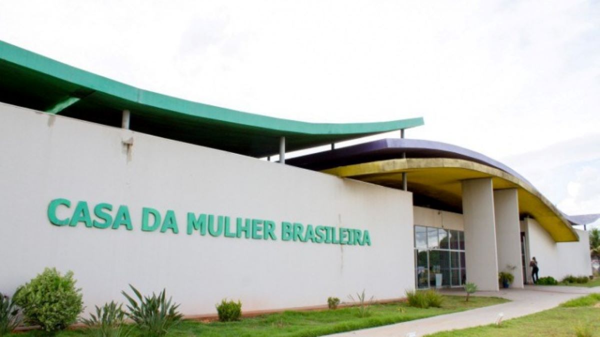 Santa Catarina formaliza interesse para construir a primeira Casa da Mulher Brasileira do estado