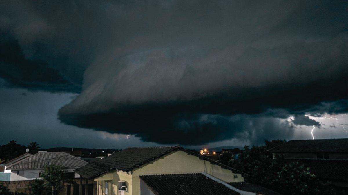 Ciclone intensifica nova frente fria no Sul, traz risco de tempestades, granizo e ventos de até 100 km/h