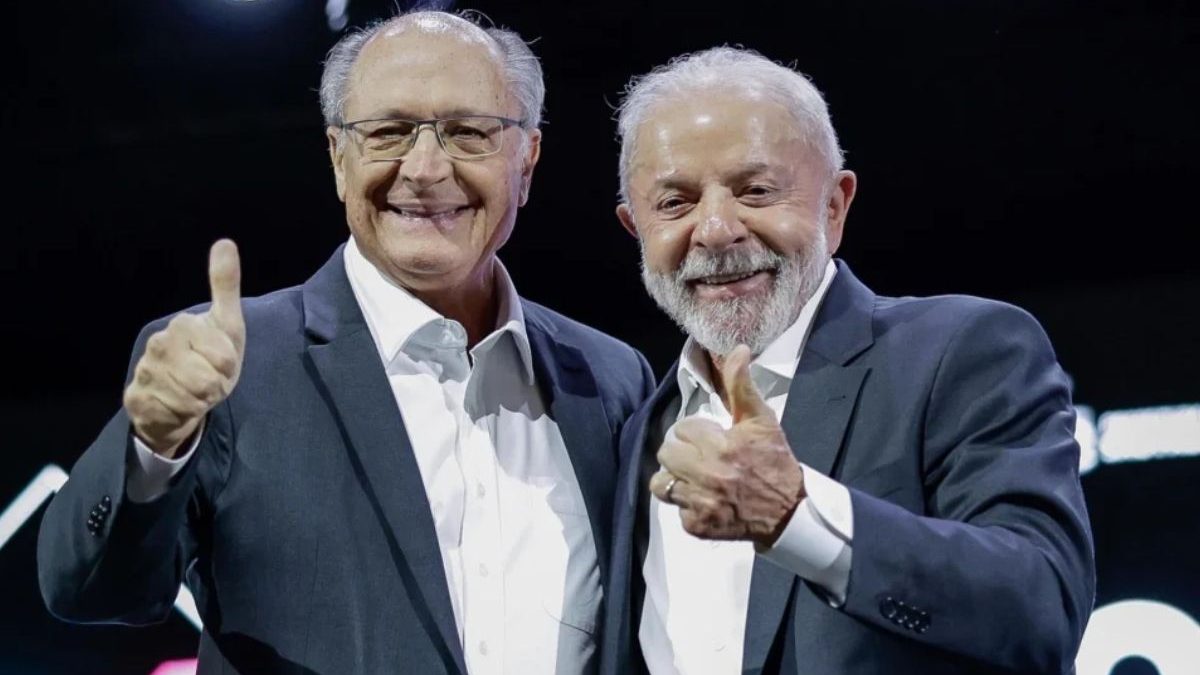 Lula celebra chapa com Alckmin após confirmação de vice: ‘Nunca vamos acordar com um golpe’