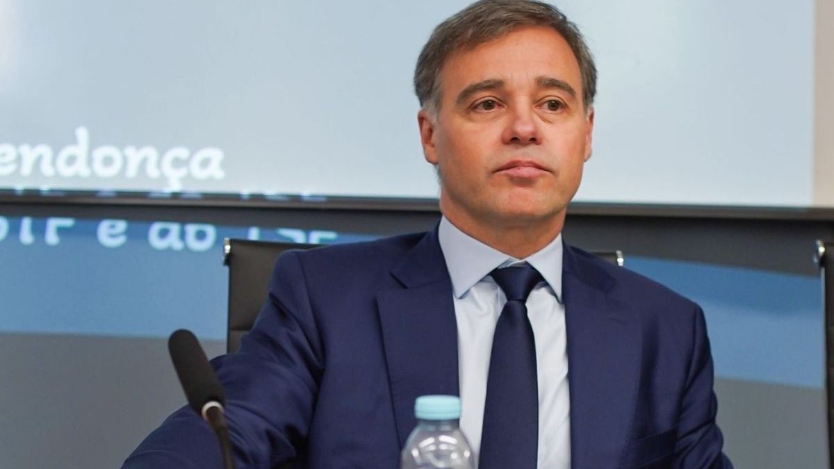 Polícia Federal vê interferência de André Mendonça no caso INSS com Lulinha e aciona a AGU