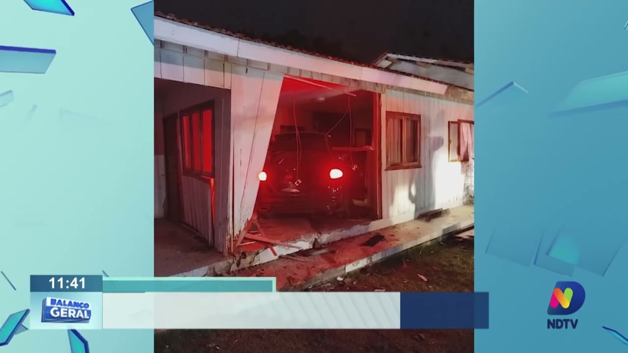 Motorista perde controle e carro invade casa durante a madrugada, em Ituporanga