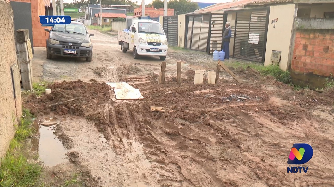 Lama em rua na divisa entre Barra Velha e Piçarras preocupa moradores