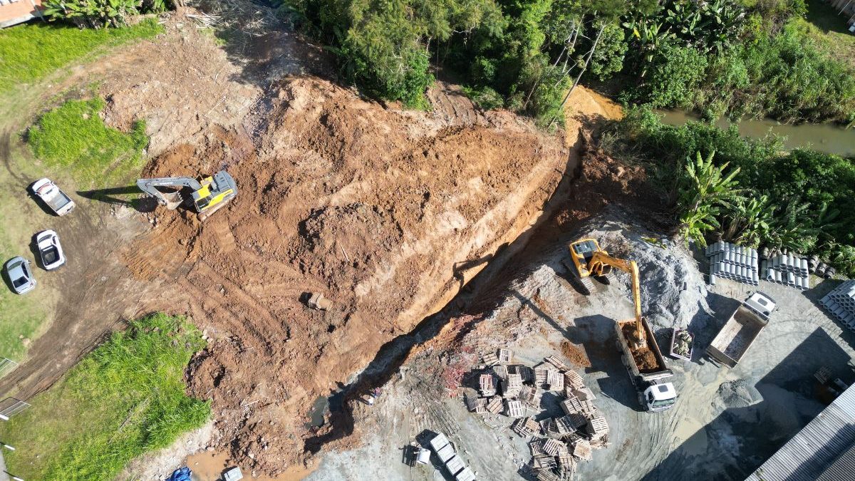 De olho no El Niño, Blumenau cria novo canal para desviar água e reduzir risco de alagamentos