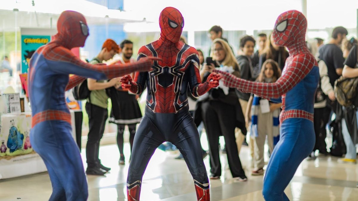 Vestir o uniforme do Homem-Aranha pode render ingressos de cinema em Joinville