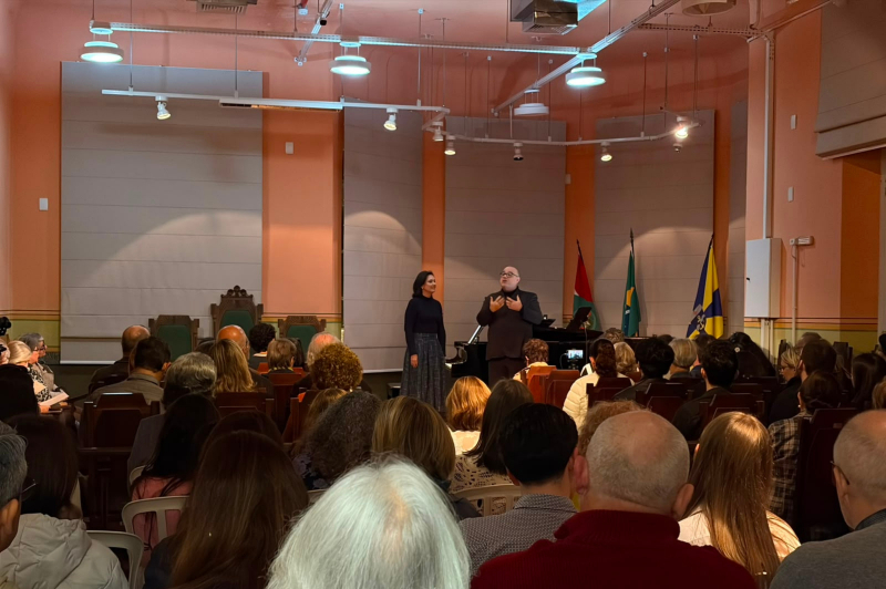Recital de música francesa marca retomada do programa Música em Memória em Itajaí