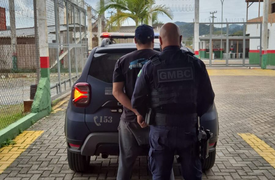 Foragido condenado a quase 15 anos por roubo foi preso em Balneário Camboriú