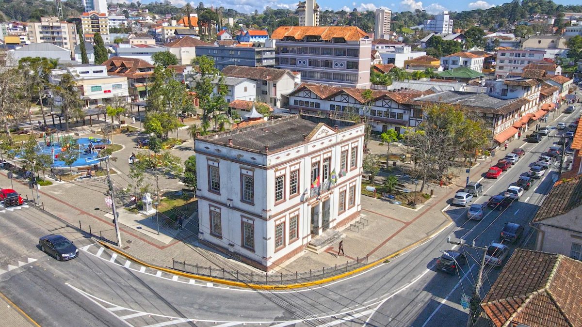 O prédio de 122 anos que desafia a arquitetura típica de uma cidade catarinense