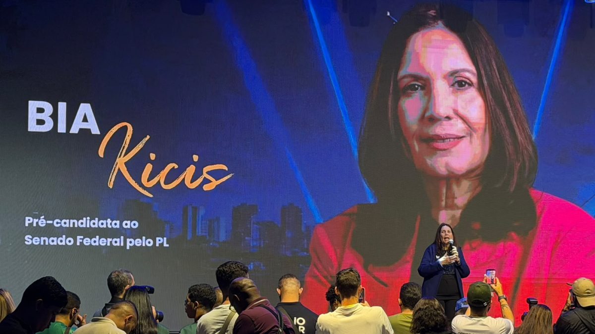 Bia Kicis confirma Michelle Bolsonaro na campanha e defende união da direita no DF