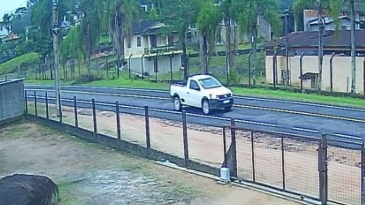 Polícia descarta tentativa de sequestro em caso de adolescente de 16 anos abordada por homem após descer de ônibus escolar em SC