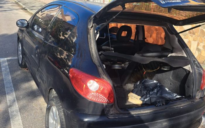 Carros abandonados são apreendidos pela BC Trânsito
