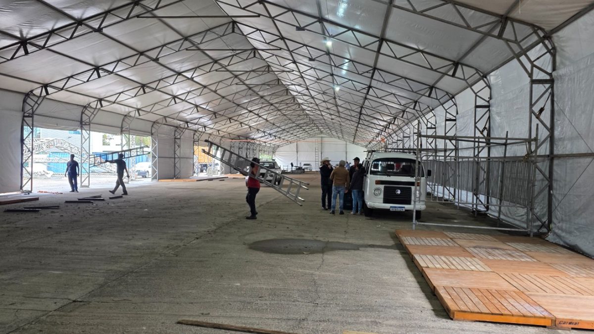 Maior Feira AgroPonte da história ganha forma em estrutura de 30 mil m²