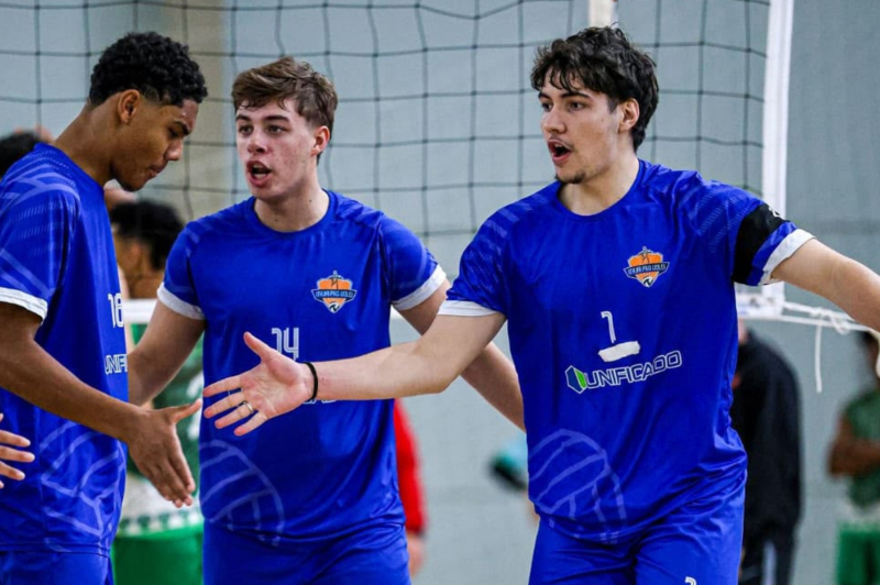 Atletas do voleibol masculino de Itajaí são contratados por equipe paranaense