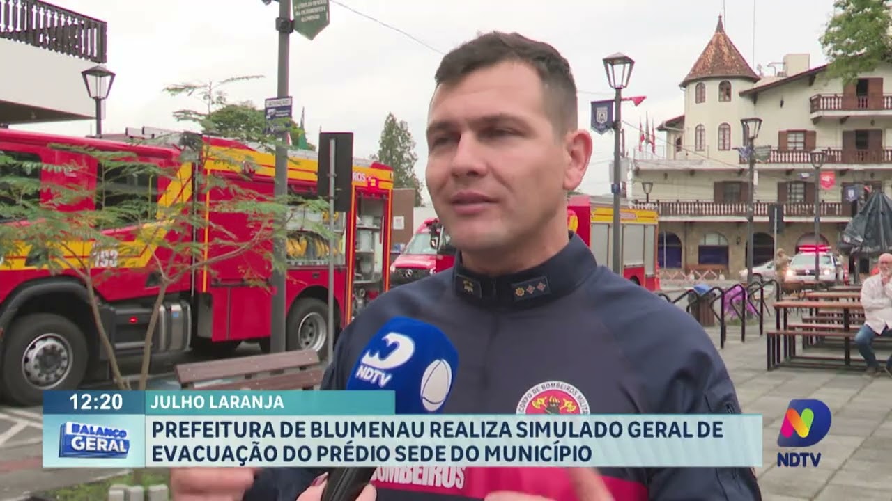Prefeitura de Blumenau realiza simulado geral de evacuação do prédio sede do município