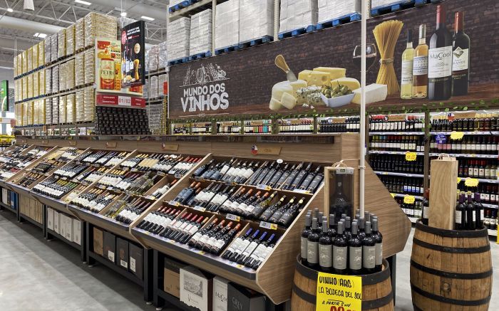 Segunda garrafa de vinho sai por 1% do preço no Fort e Comper