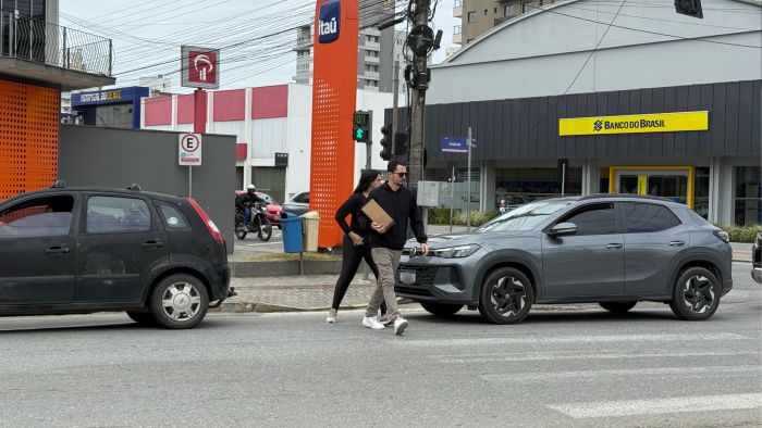 Moradora denuncia risco para pedestres em cruzamento de Itajaí
