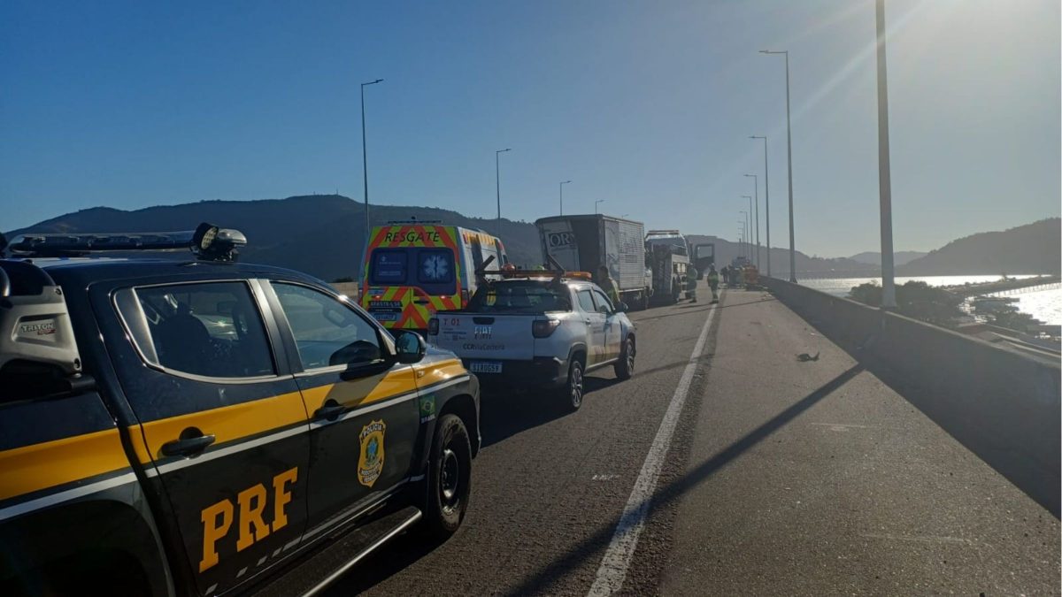 Engavetamento com oito veículos bloqueia sentido Sul da Ponte Anita Garibaldi e deixa feridos em SC