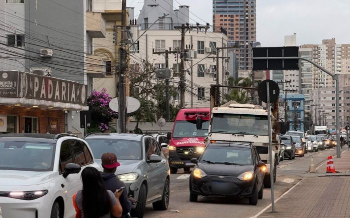 Último dia de julho é de caos na rua Uruguai