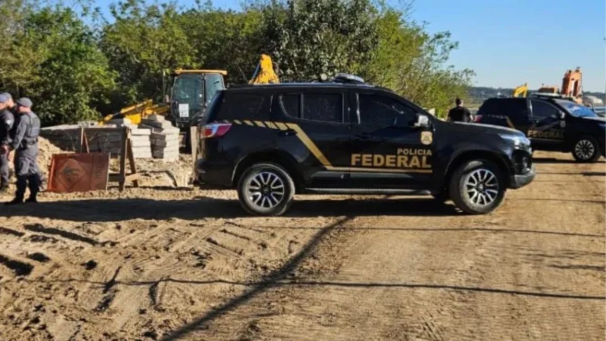 Tiroteio no Aeroporto de Guarulhos ocorreu durante tentativa de invasão para embarcar drogas, diz PF