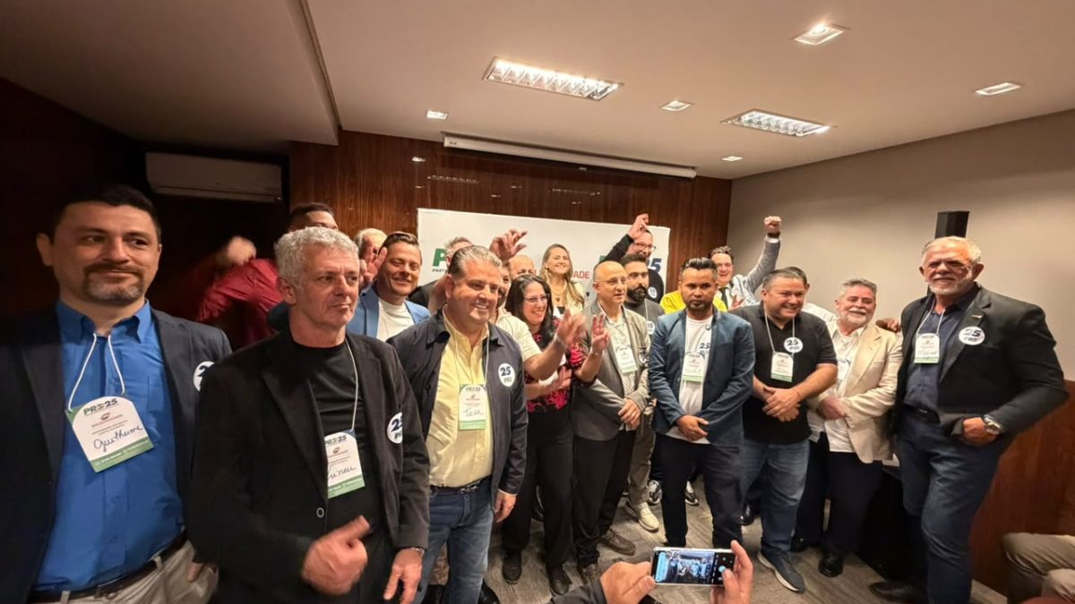 PRD e Solidariedade oficializam candidatos em SC com discursos sobre STF, mulheres na política e 8 de Janeiro