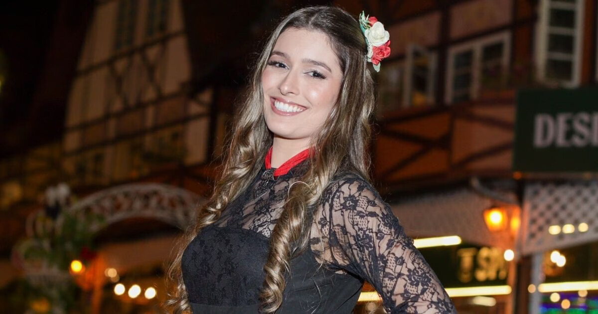 Botuveraense é uma das finalistas do concurso da realeza da Oktoberfest Blumenau