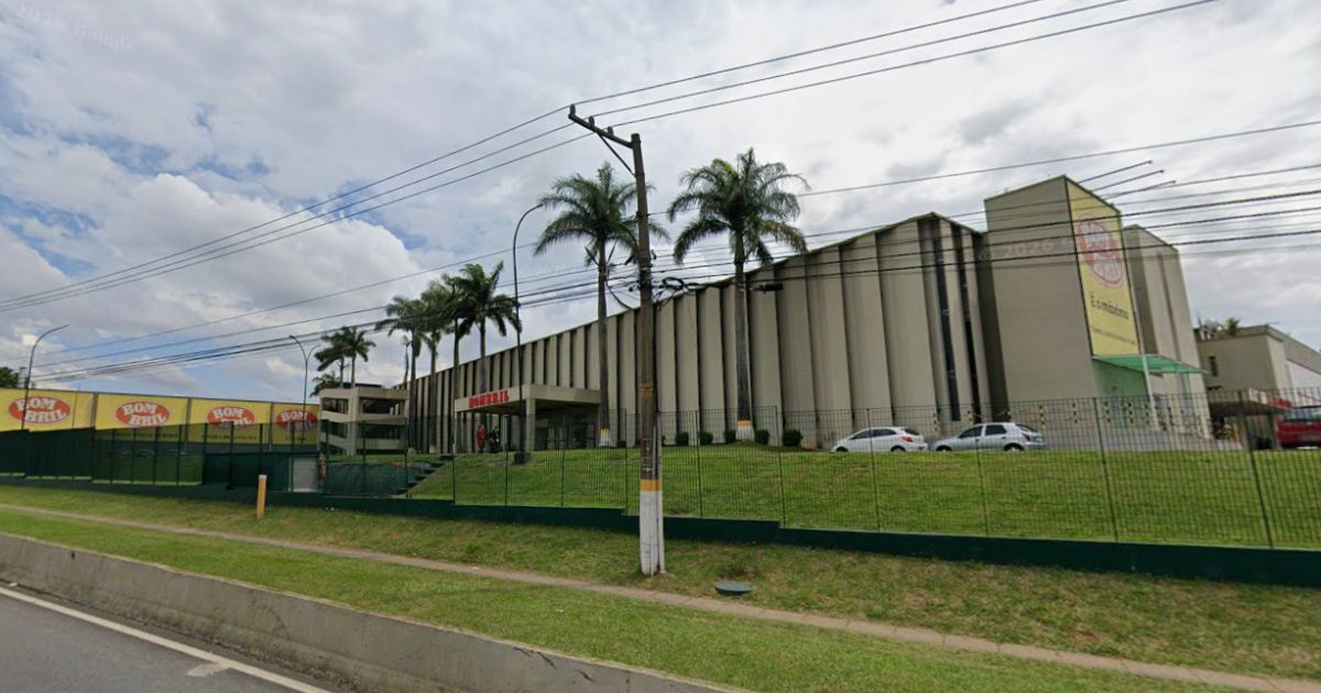 Trabalhador em surto mata três colegas a facadas dentro de fábrica da Bombril